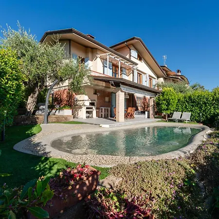 Le Lanterne - Vista Mare Villa Massarosa